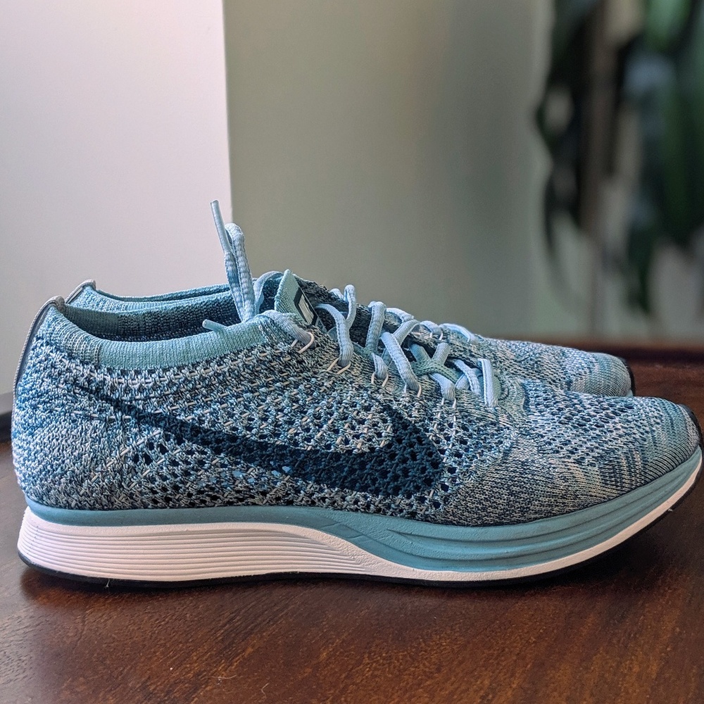 *SOLD* Nike Flyknit Racer Blueberry 6.5M 8W EUC